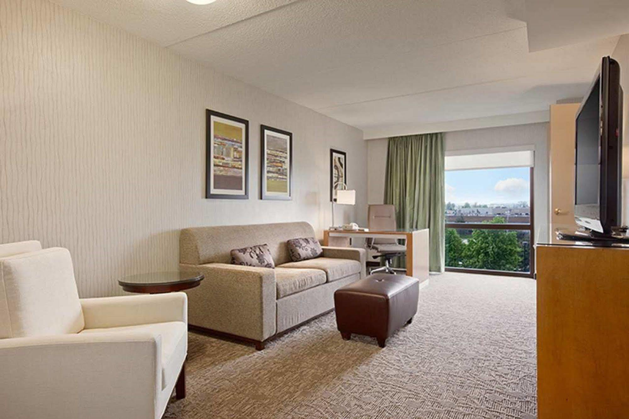Embassy Suites By Hilton Auburn Hills Pokoj fotografie